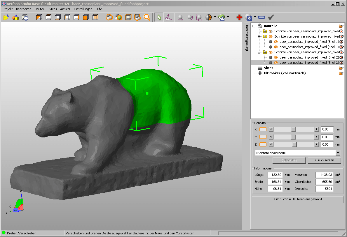 Screenshot aus Netfabb Studio mit dem in vier Teile zerschnittenen Bären